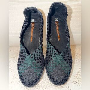 bernie mev. Black and Green Metallic Silver Woven Flats